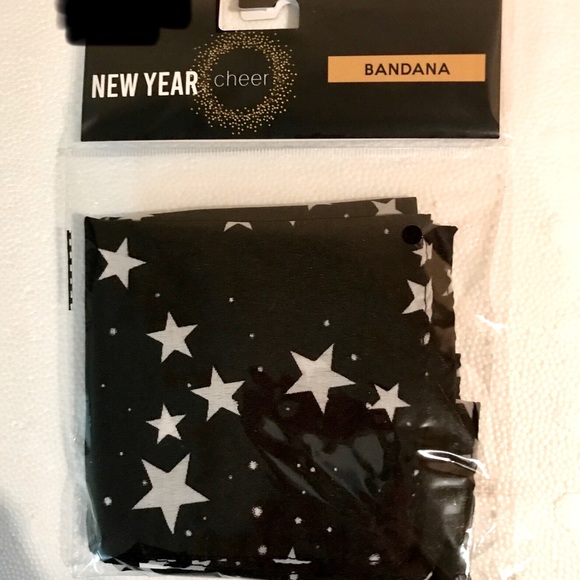 ⭐️Star⭐️Print⭐️Bandanna ⭐️ - Picture 1 of 6